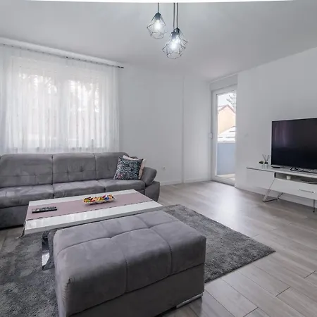 Apartman Aida *