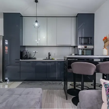 Apartment Aida *